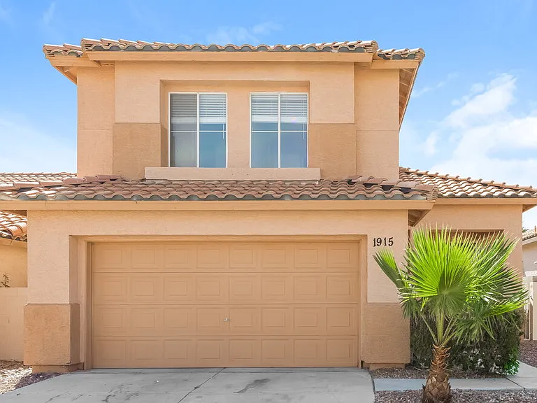 1915 Casa Verde Dr — Photo 1