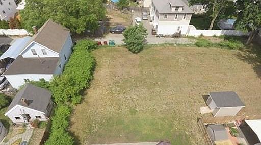 1st image of 21 Caddell Ave