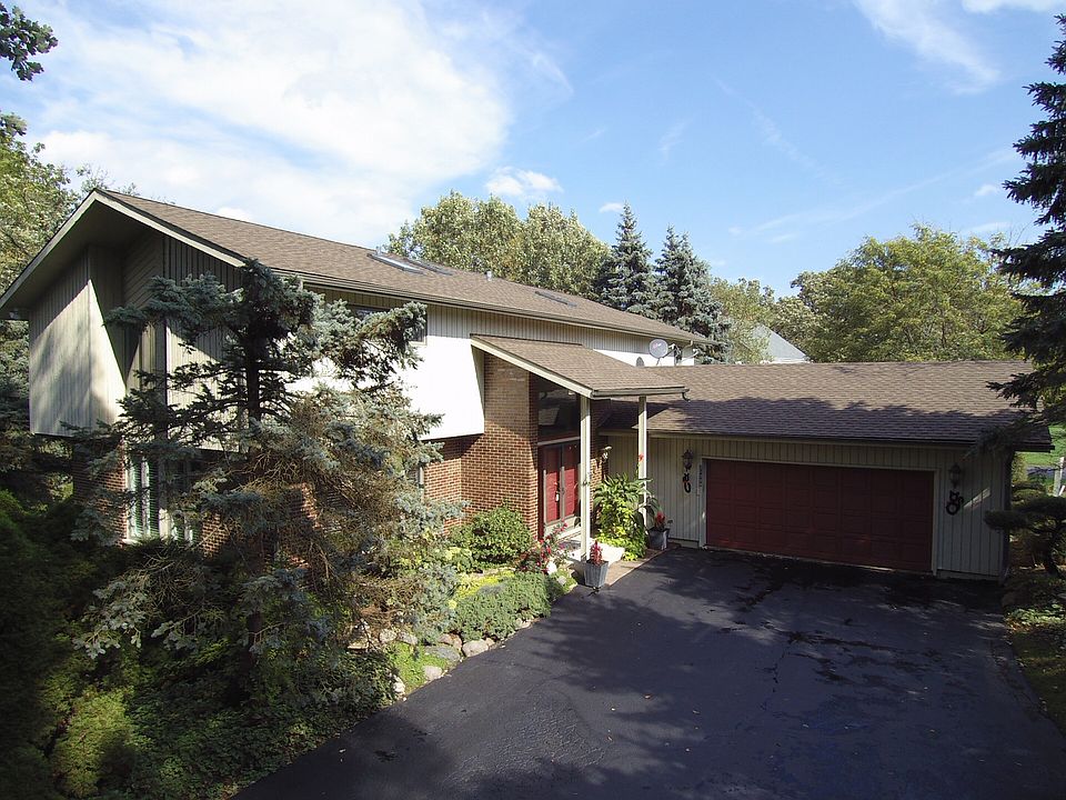 1st image of 21066 W Woodbury Ct