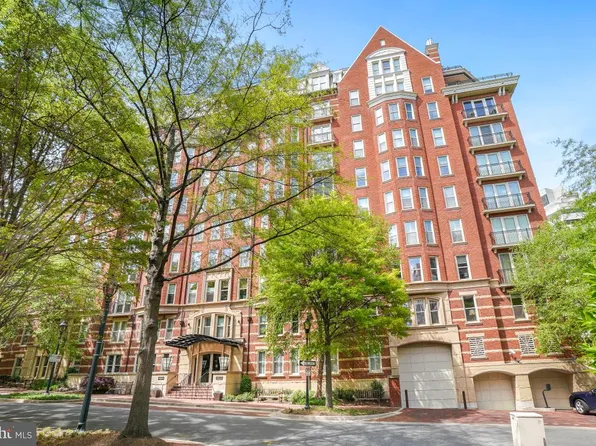 4821 Montgomery Ln APT 805, Bethesda, MD 20814