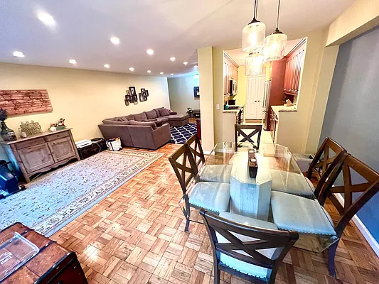 Sold by Winzone Realty Inc | media 24