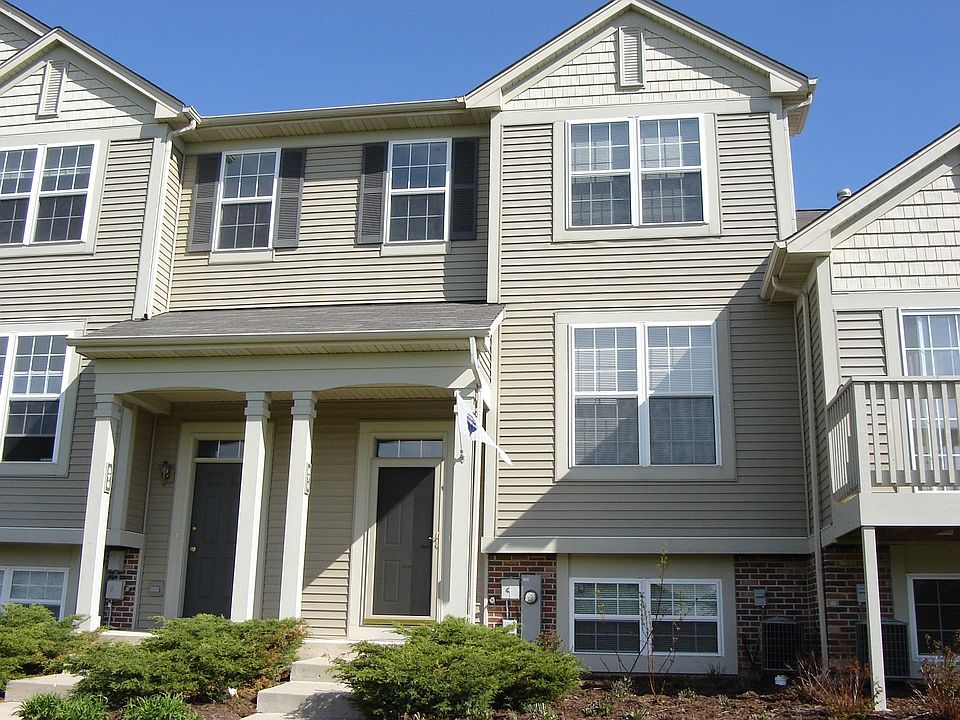 Front View of 874 Cherry Creek