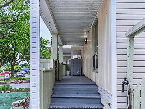 3rd image of 637 Cameron Ave