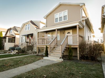 5831 W Newport Ave, Chicago, IL, 60634