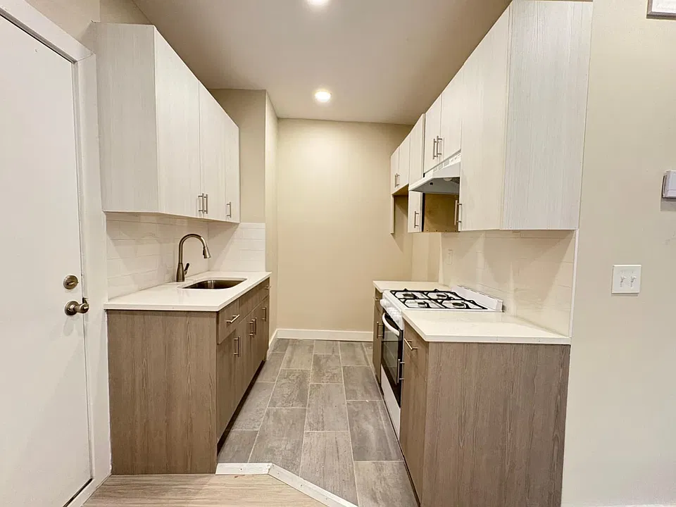 88 Pulaski St #14