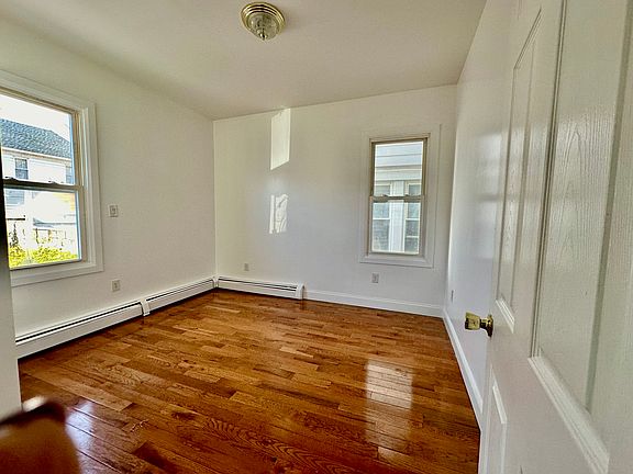 4th image of 432-434 N 12th St #1