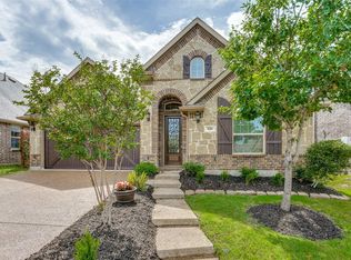 631 Bridgewater St, Euless, TX 76039
