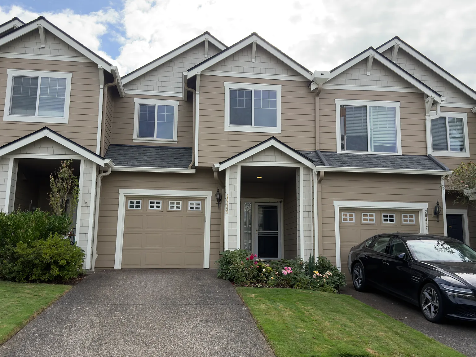 3 bed, 2.5 bath, 2142 sqft, $2,900 — Photo 1