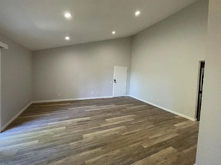 6646 Kelly St #LT-7 — Photo 3
