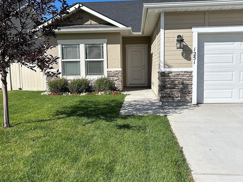 1st image of 1251 Langford Way