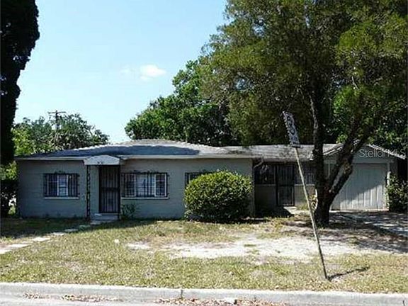 2nd image of 2002 E Comanche Ave