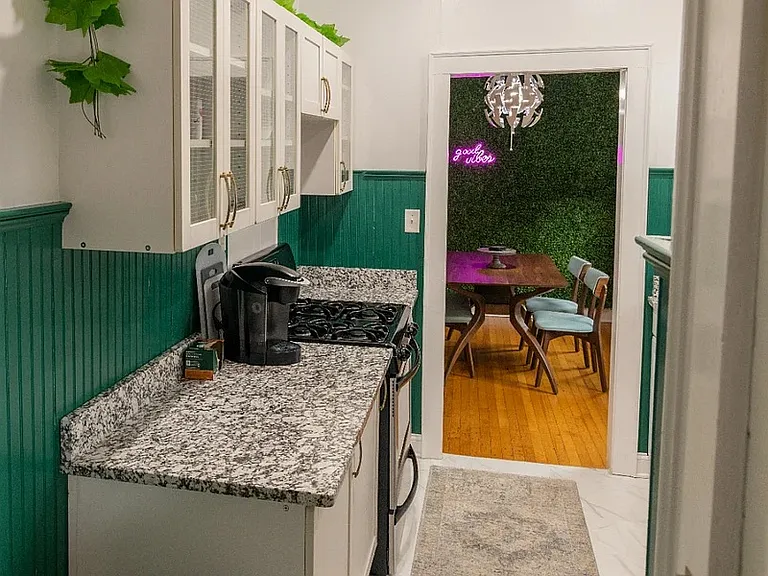 831 Gates Ave #B — Photo 13