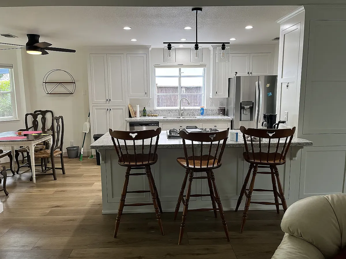 4 bed, 1983 sqft, $3,500 — Photo 4