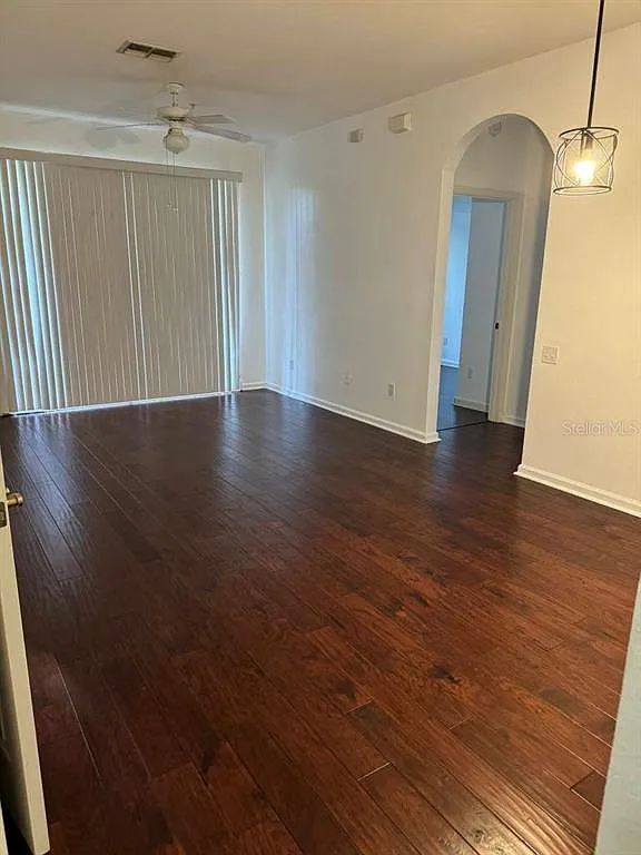 3 bed, 2.0 bath, 1276 sqft, $1,900 — Photo 4