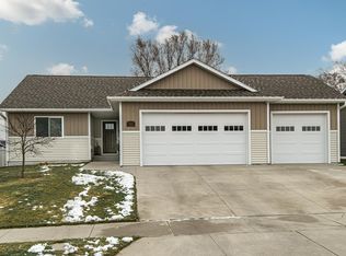 725 2nd Ave NE, Plainview, MN 55964