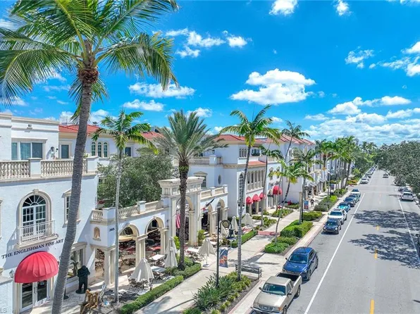 365 5th Ave S APT 306, Naples, FL 34102