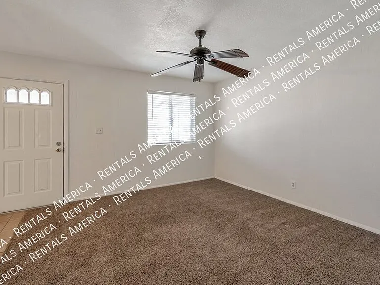 311 W Bealey Ave — Photo 7