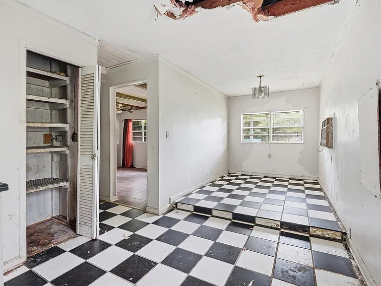 615 Macon St — Photo 16