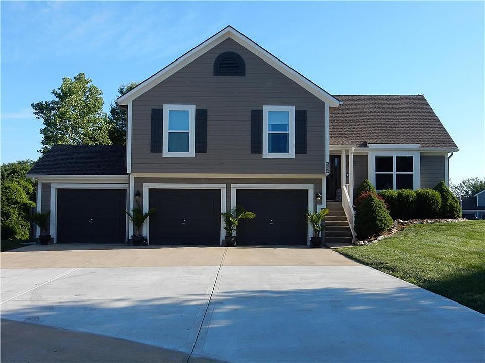 1st image of 908 NE Sunshine Ct