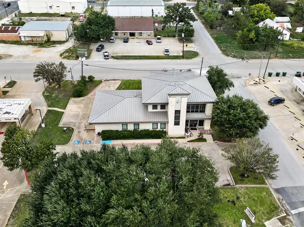 210 E High Way #79, Franklin, TX 77856