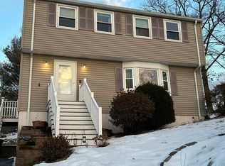 16 Rag Rock Dr, Woburn, MA 01801