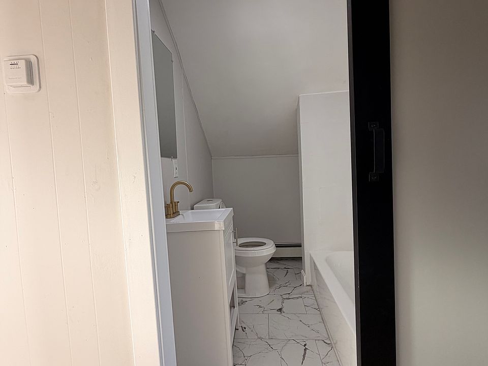 1st image of 372 Hawkins St