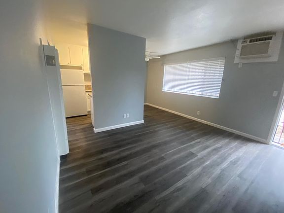 2nd image of 725 N San Joaquin St #1