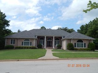 324 Deer Run Dr, Nevada, MO 64772