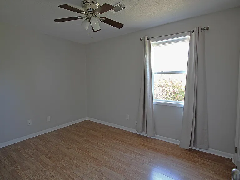 350 Westmont Dr — Photo 13