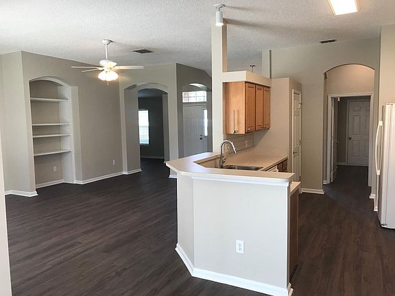 3rd image of 4353 Crooked Creek Dr