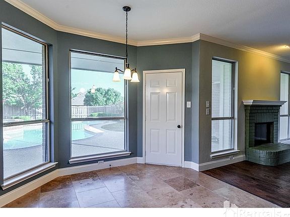 3rd image of 4704 Highlands Dr