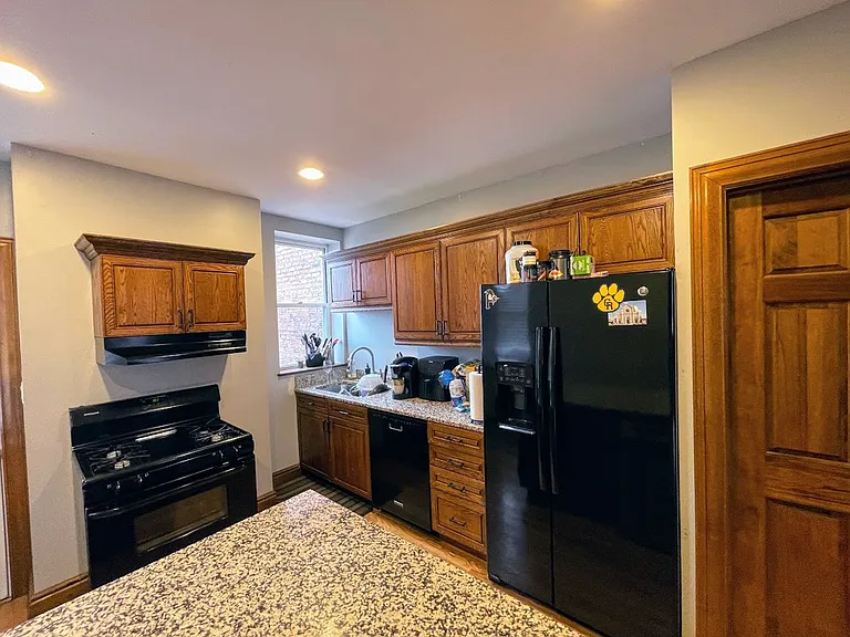2325 Sidney St — Photo 6