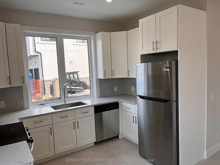 19 Cousins Dr #3 — Photo 11