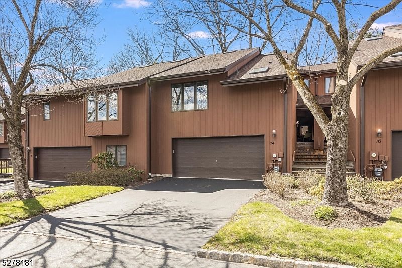 1st image of 74 Cummings Cir