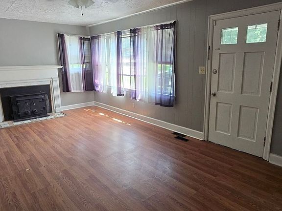 5th image of 2028 Thomas Ave