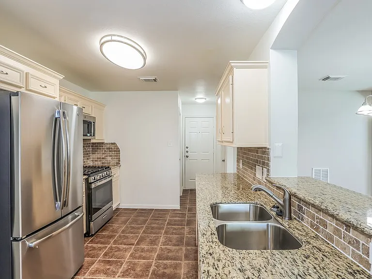 8238 Fuqua Gardens Dr — Photo 7