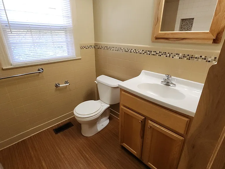 1416 N Detroit Ave — Photo 12