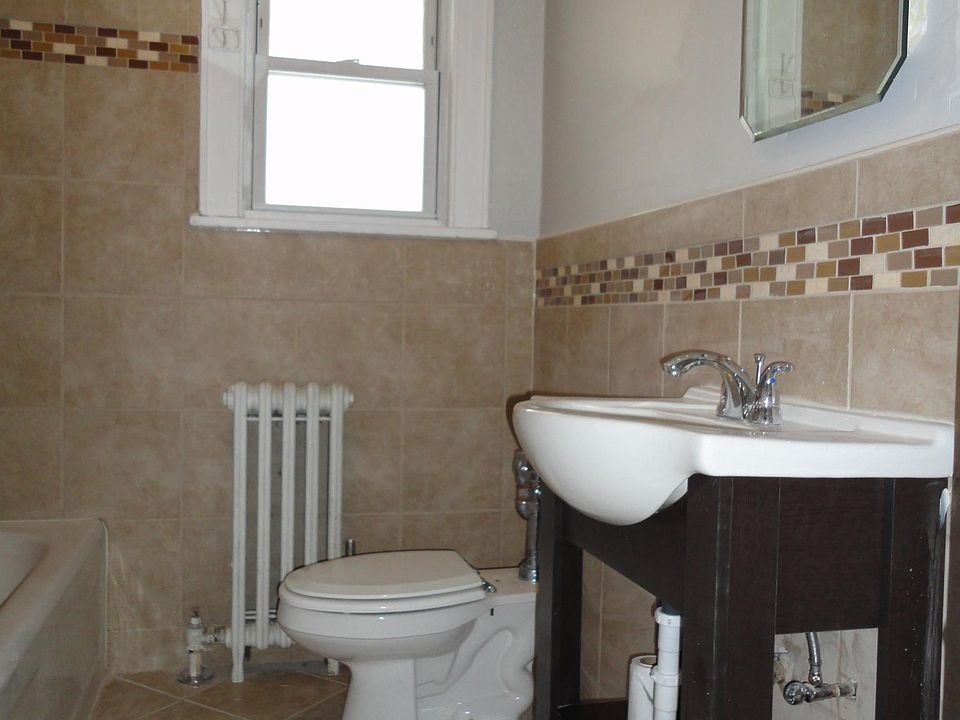 2nd image of 144 Manning Blvd APT 1