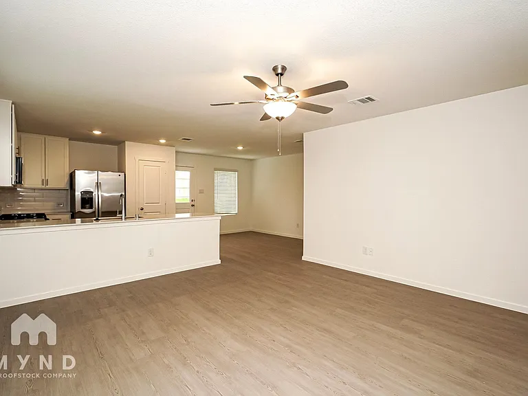 2656 Mistwood Dr — Photo 9