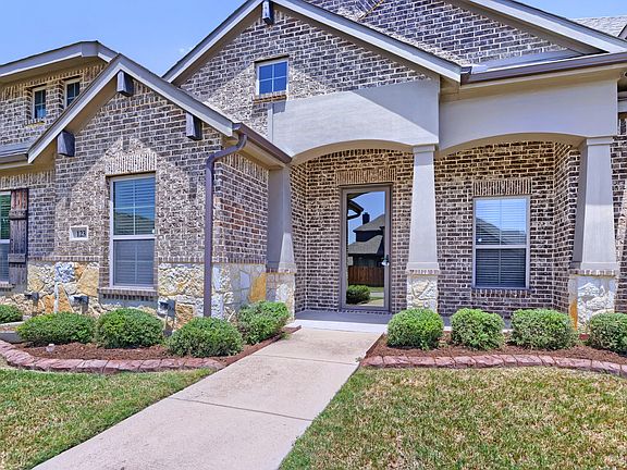 3rd image of 123 White Oak Lane Red