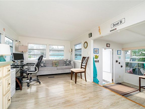 3rd image of 223 Bayo St
