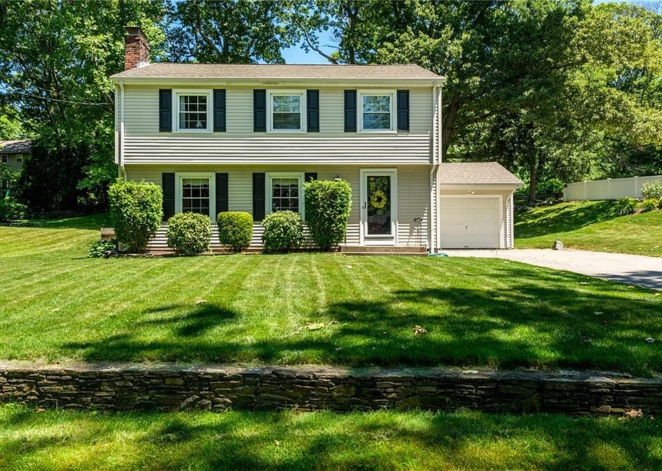 1st image of 5 Marywood Ln