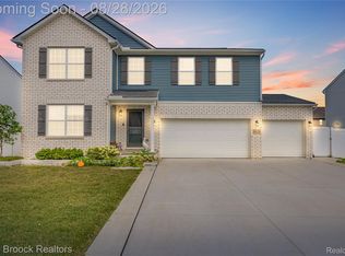 58176 Thomas Dr, New Haven, MI 48048