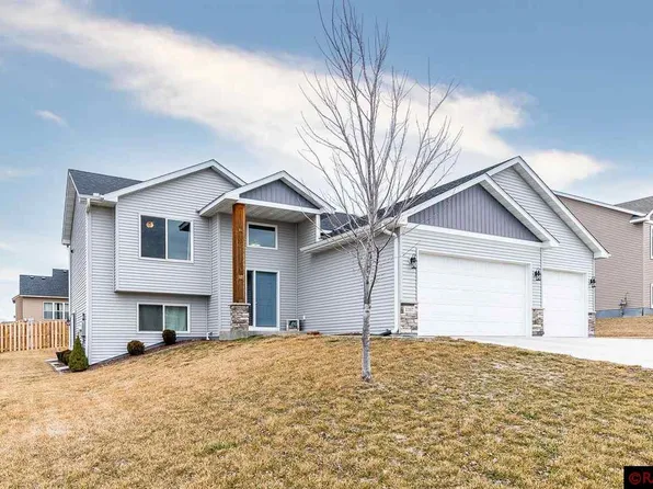 1107 Tikalsky St SE, New Prague, MN 56071