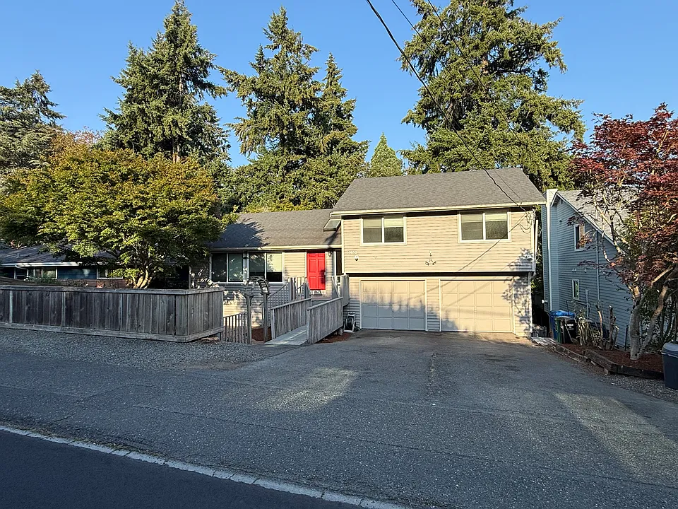 10852 35th Ave SW