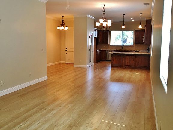 4th image of 75 San Antonio St