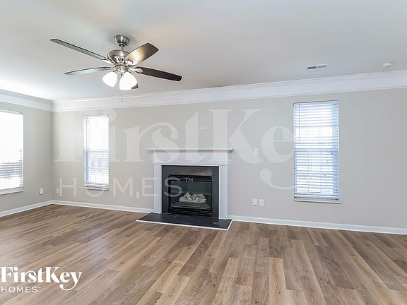 3rd image of 3801 Glen Lyon Dr