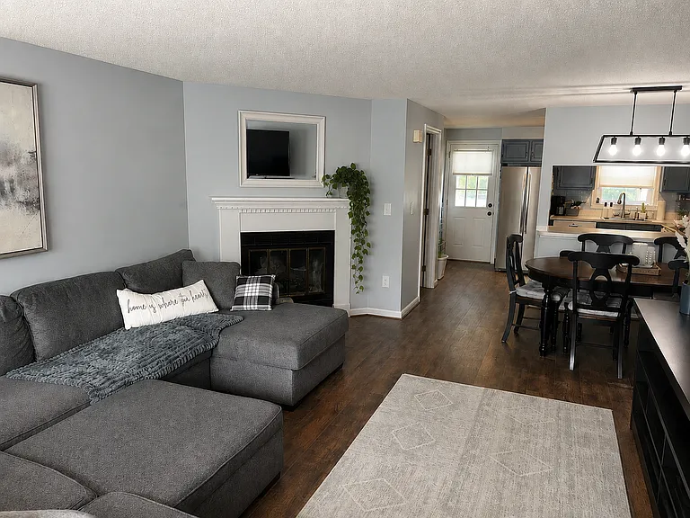 728 Auburn St #H4 — Photo 2