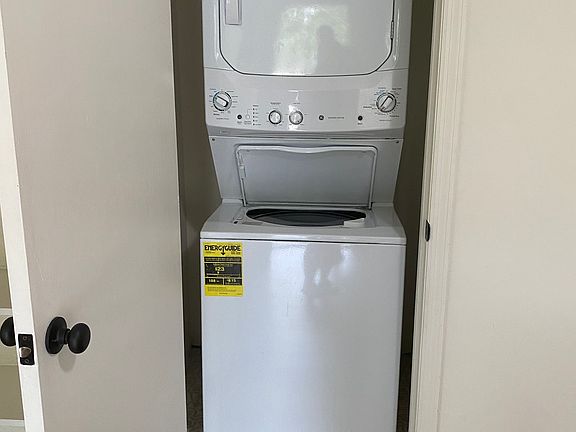 4th image of 215 Windsor Point Rd APT C