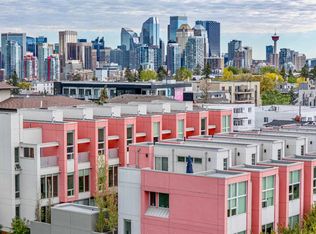 2717 S 17th St SW #208, Calgary, AB T2T 4N4